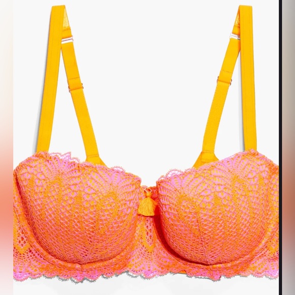 Savage X Fenty Other - SAVAGE FENTY by Rihanna Stranded In Lace Crochet Balconette Bra 38DD Orange Crm